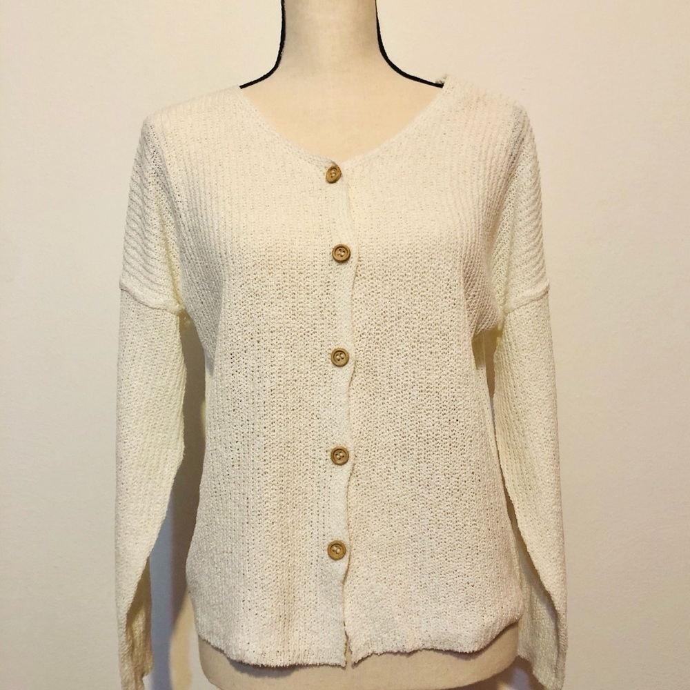 White button down knitted sweater size L - Picture 2 of 5